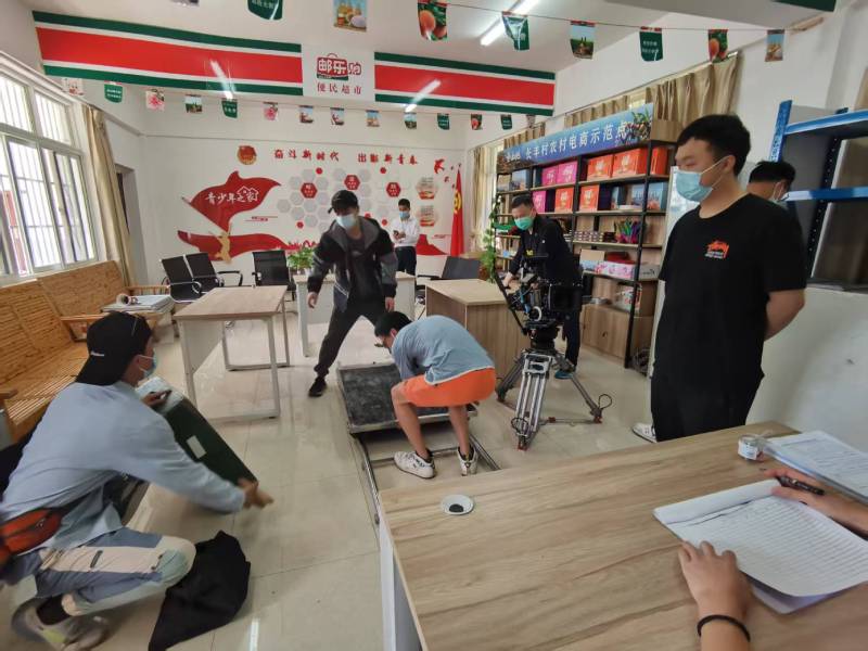正蓝旗广告片拍摄公司：极简主义践行者，少即是多的视觉哲学